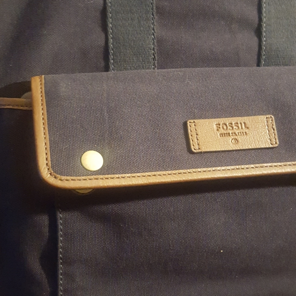 🤑Make an offer🤑FOSSIL LAPTOP BAG - Picture 2 of 7